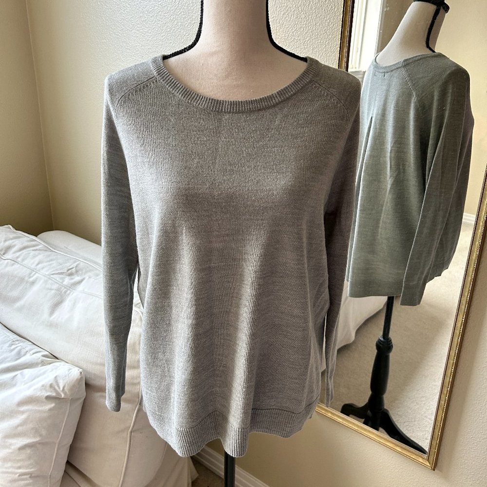 Women's Hi-Lo Sweater Size Small